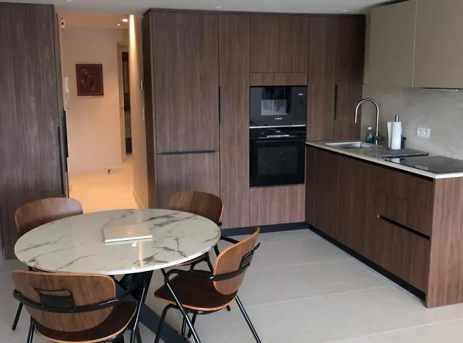 Face A La Mer, Luxueux Appartement Sur La Prestigieuse Et Mythique Croisette