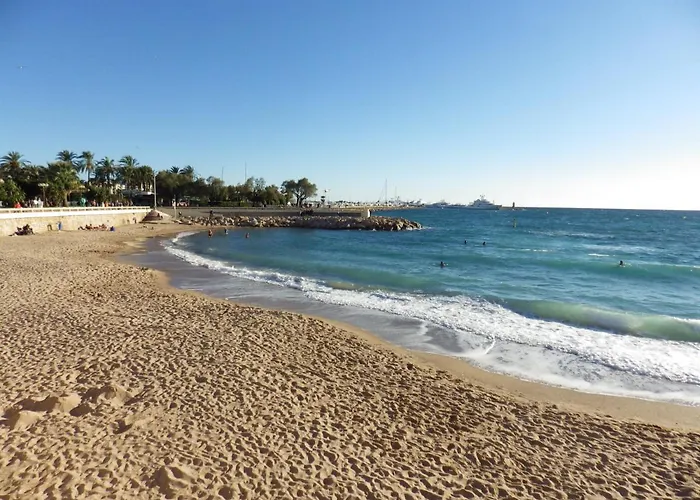 Face A La Mer, Luxueux Appartement Sur La Prestigieuse Et Mythique Croisette Apartment *