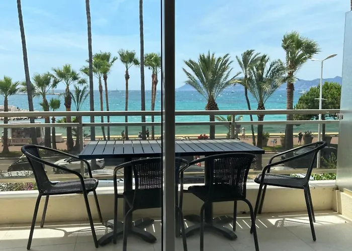 Face A La Mer, Luxueux Appartement Sur La Prestigieuse Et Mythique Croisette Apartment