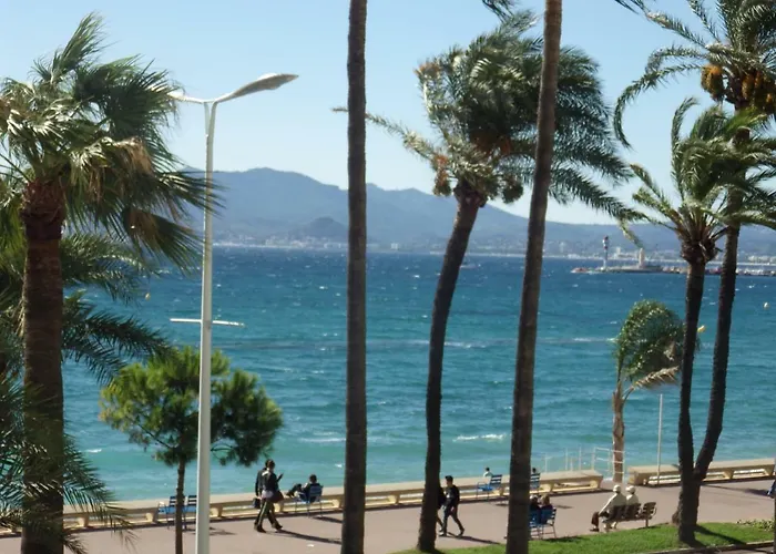 Face A La Mer, Luxueux Appartement Sur La Prestigieuse Et Mythique Croisette *